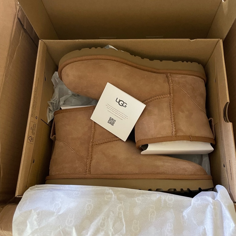 BRAND NEW Ugg Classic Mini II